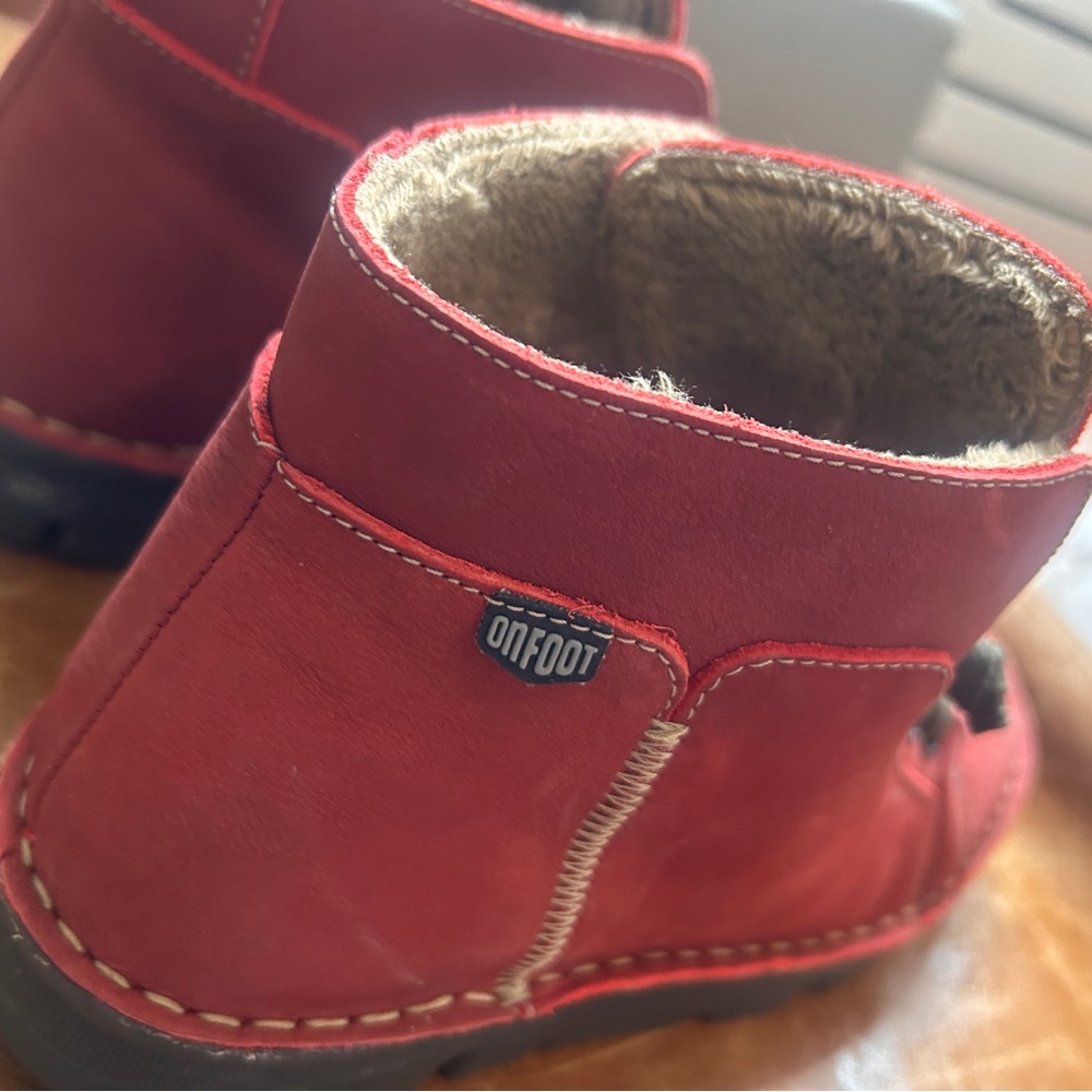 Onfoot Red Booties - Picture 5 of 10